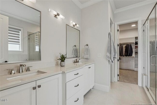 Building Photo - 2098 Amalfi Pl