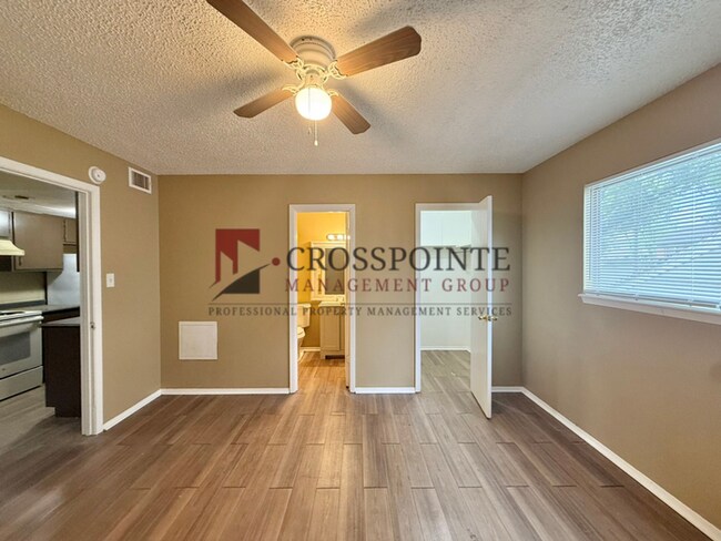 Building Photo - AVAILABLE! 1 Bed 1 Bath Apartment Near Downtown Tyler!