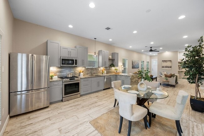 Building Photo - 317 E 35th St