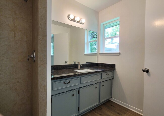 Building Photo - 12303 Meadow Berry Dr