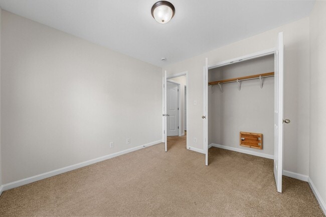 Building Photo - 3 Bedroom Home For Rent Near St. B Area!