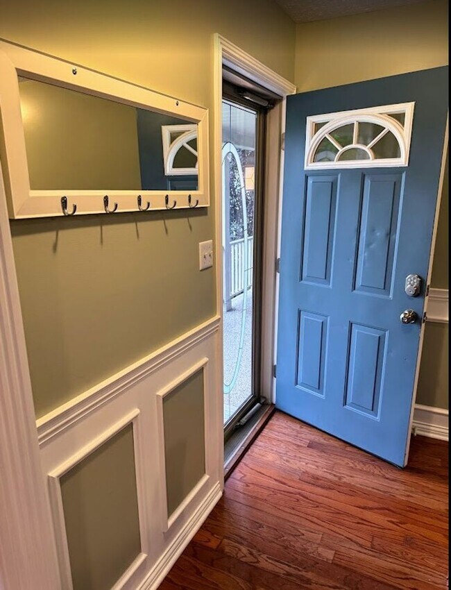 Building Photo - Beautiful Spacious 4 bed 3.5 bath Family Home