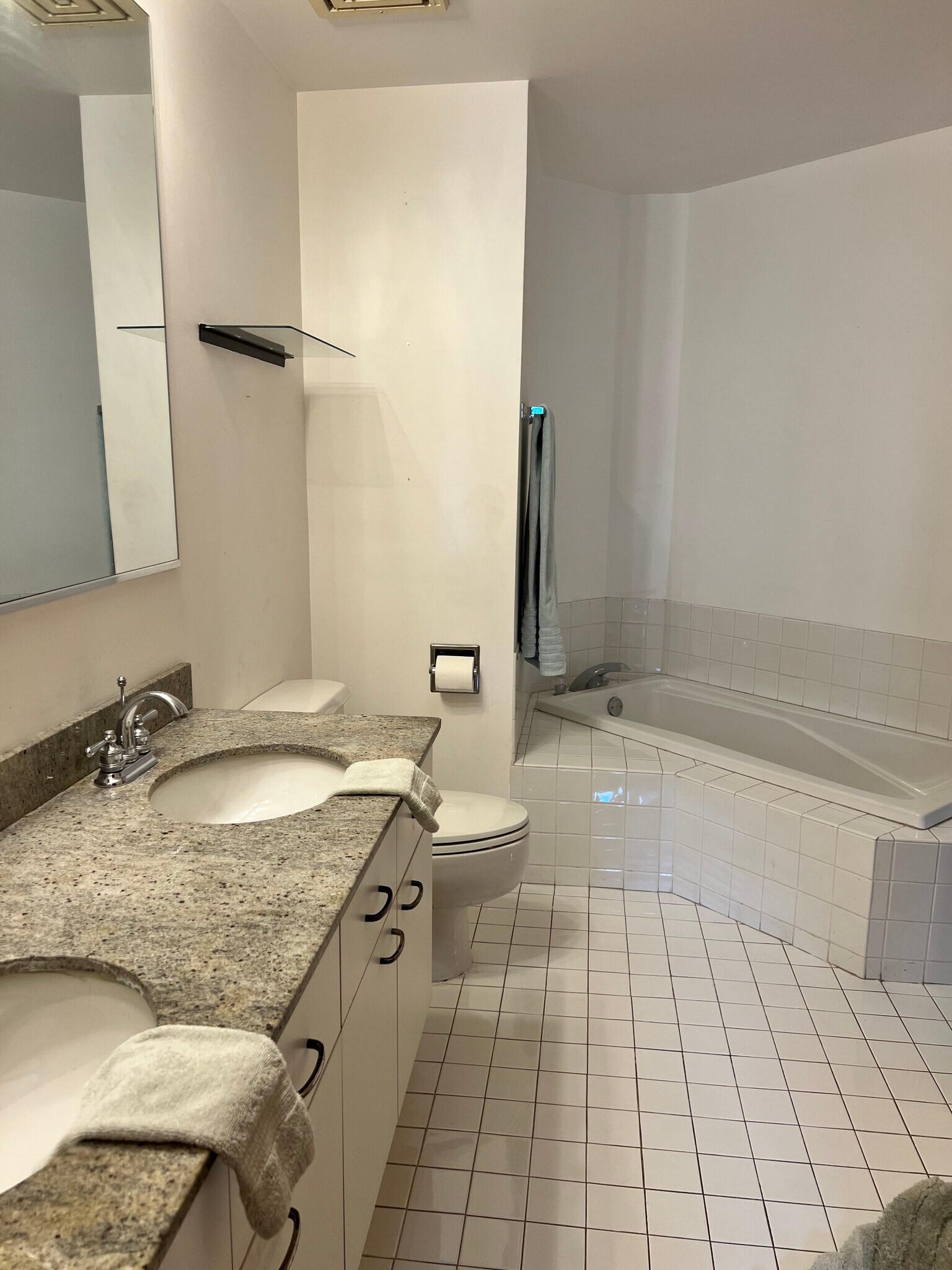 Building Photo - 161 W Harrison St