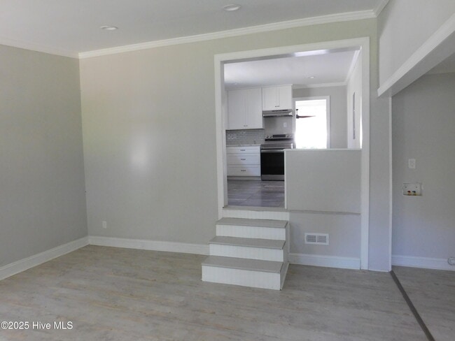 Building Photo - 304 Avenue A
