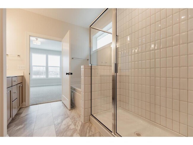 Building Photo - 13386 Fondant Trail N