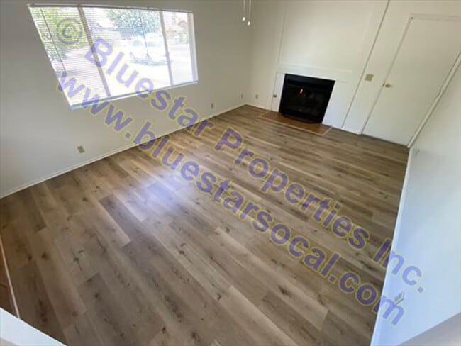 Building Photo - Just Listed in Hesperia!!!