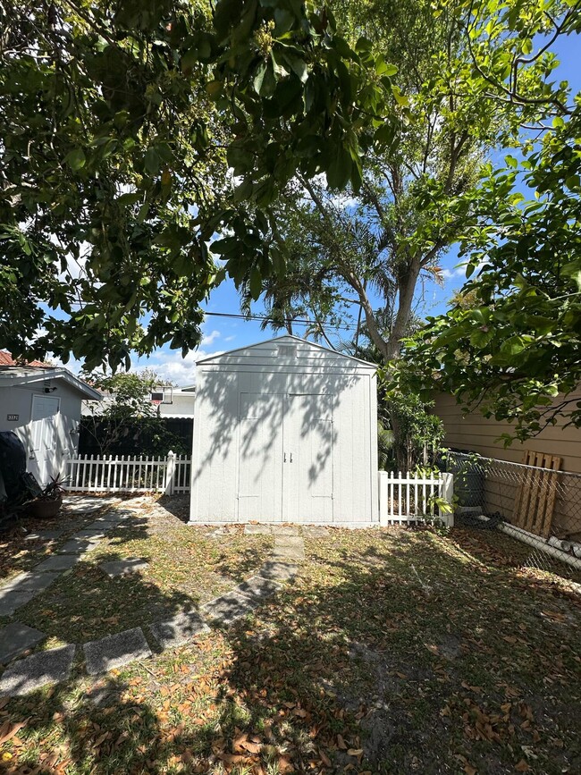 Building Photo - 33 NW 118th St