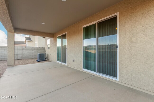 Building Photo - 129 W Latona Rd