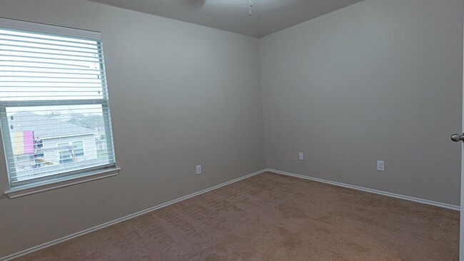 Building Photo - 4/2.5 Rental in Summerlyn Subdivision, Lea...