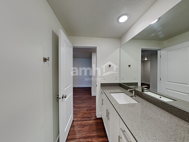 Building Photo - 6108 W Copper Hawk Dr