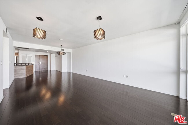 Building Photo - 3785 Wilshire Blvd