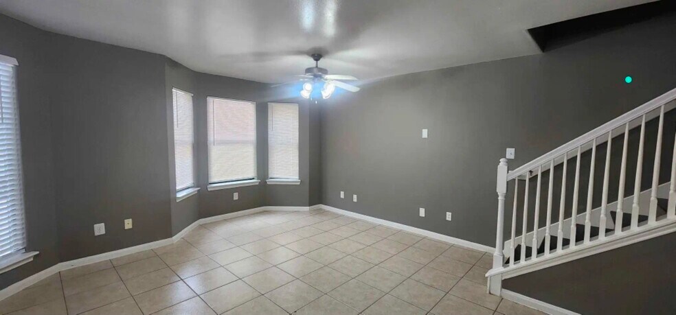Building Photo - 3004 La Estancia Ln