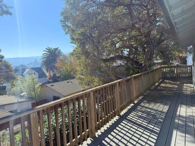 Building Photo - 2005 Monroe Ave