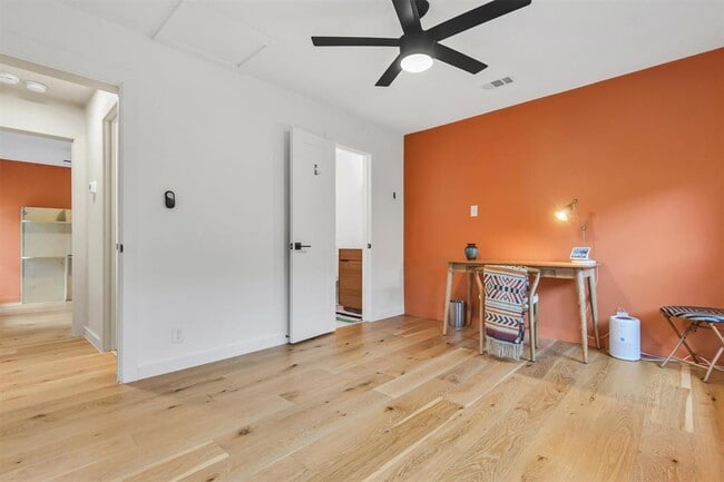 Building Photo - 9700 Sugar Hill Dr