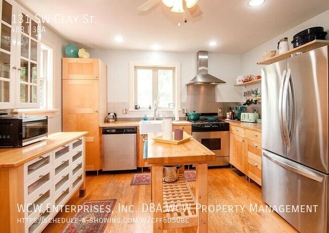 Building Photo - 131 SW Clay St