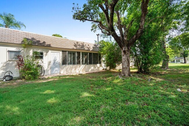 Building Photo - 17244 SW 112th Pl