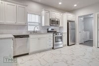 Building Photo - Clean, Crisp, Open Concept 3/2 Near TU