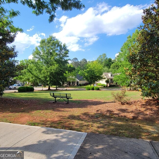 Building Photo - 1111 Surrey Ln