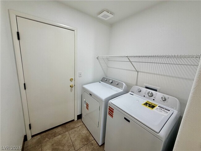 Building Photo - 3813 Sorrowing Sparrow Ct