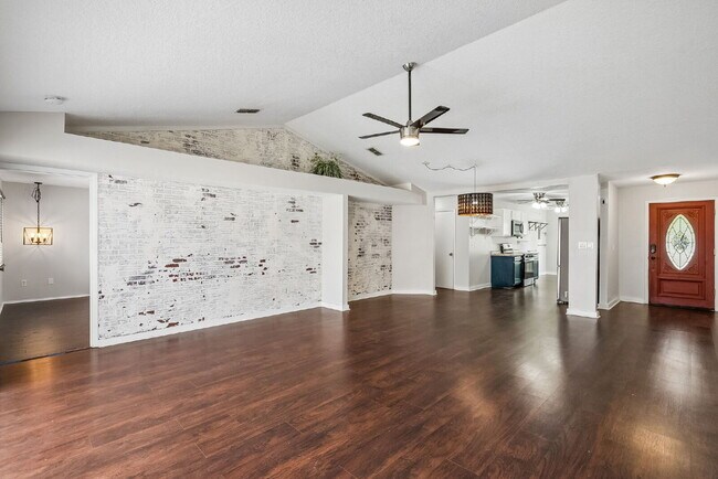 Building Photo - Charming 3-Bedroom Home in Desirable Oviedo!