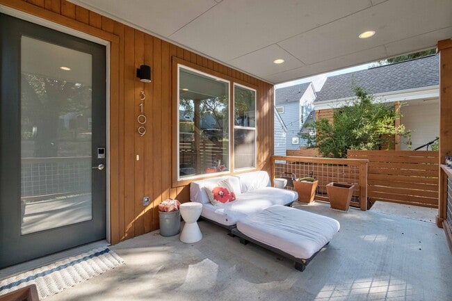 Building Photo - 3109 Aldwyche Dr