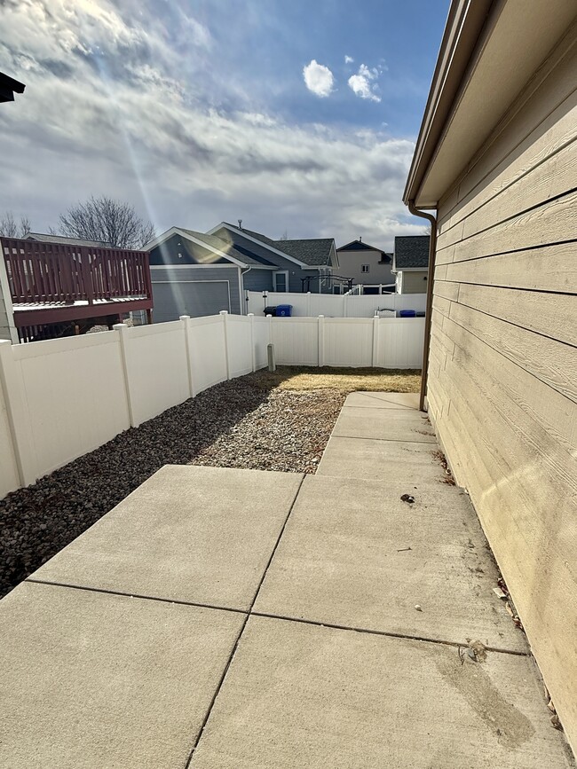 Building Photo - 1952 E 11th St