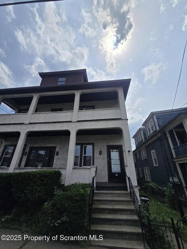 Building Photo - 536 Fig St