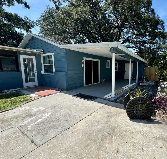 Primary Photo - 711 E 129th Ave