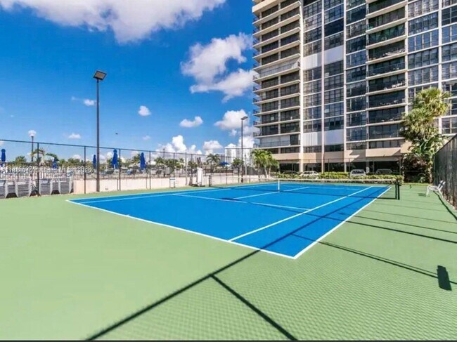 Building Photo - 2017 S Ocean Dr