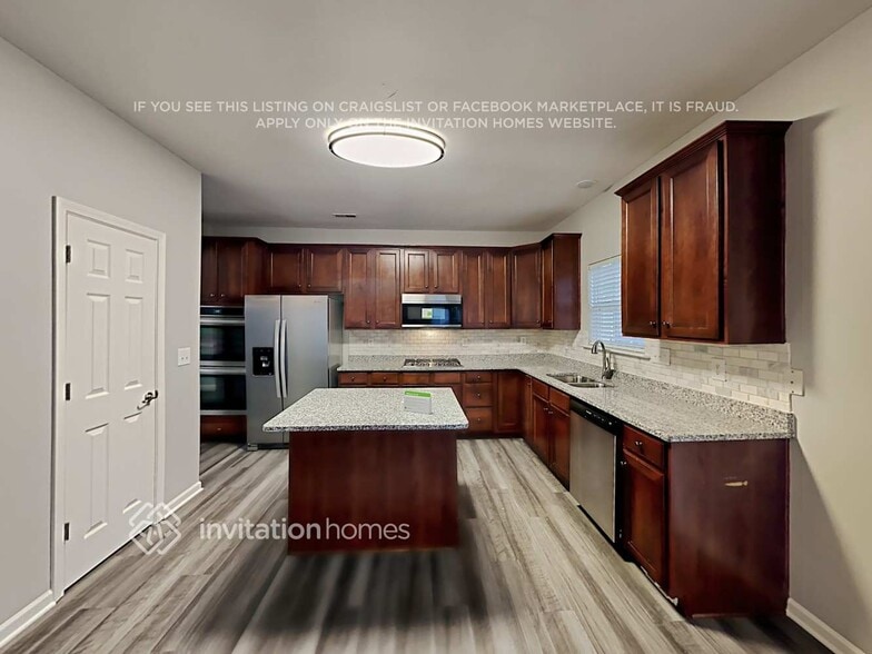 Building Photo - 3724 Wingfield Dr