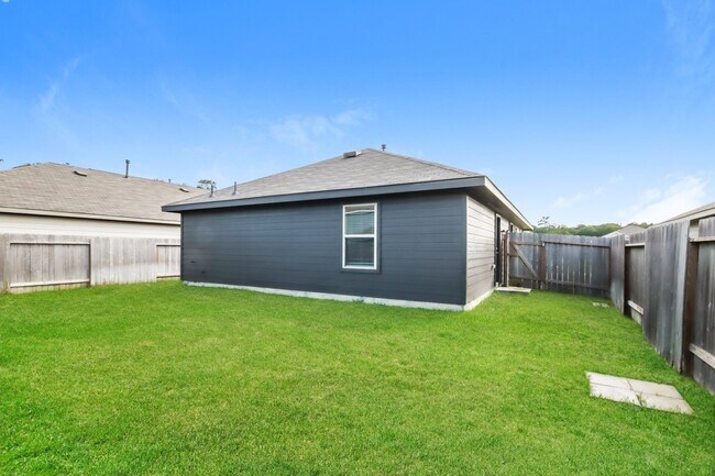 Building Photo - 17599 Longwood Trce Ln