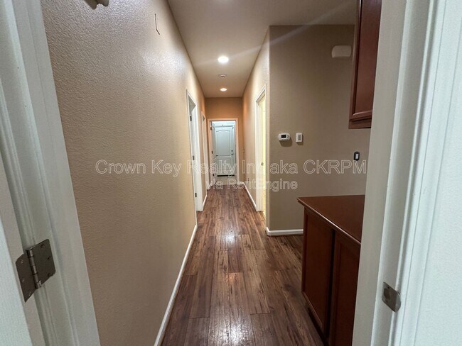 Building Photo - 2568 Tapestry St