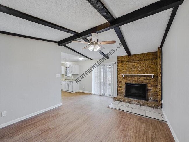 Building Photo - 20 Fox Den Ct