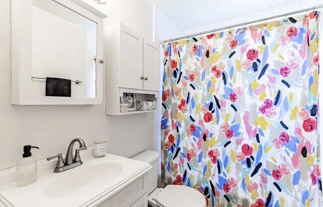 Bath - 740 Southern Ave