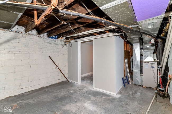 Building Photo - 3041 Broadway St
