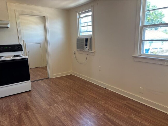 Building Photo - 507 Cleveland Ave SW