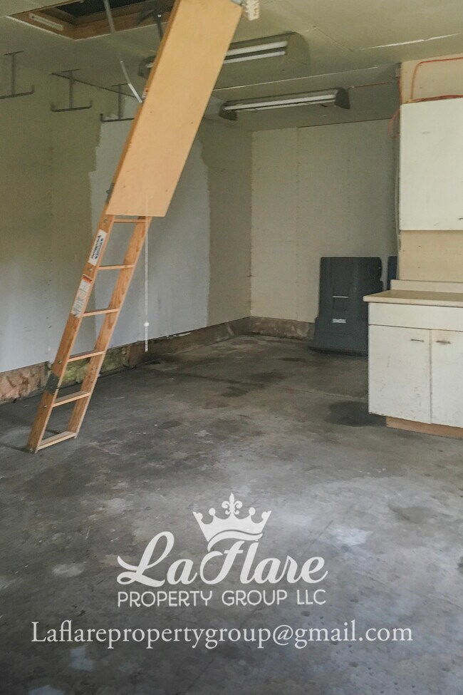 Building Photo - 3730 Wyckliffe Pkwy