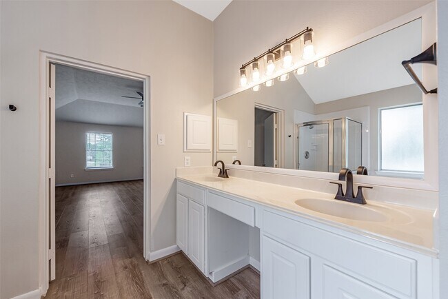 Building Photo - 5115 Cherrywood Ct