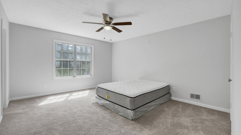 Building Photo - 4433 Coopers Creek Dr SE