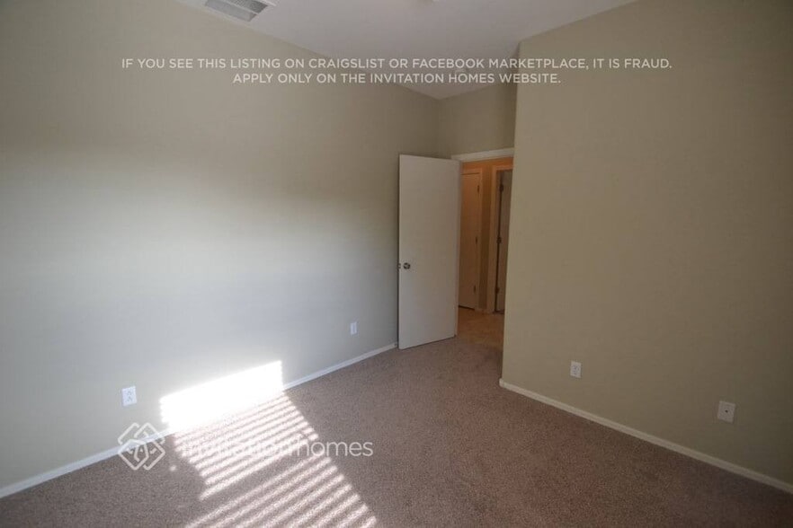 Building Photo - 12138 N 153rd Ave