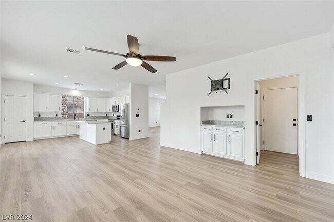 Building Photo - 311 St Augustine Ln
