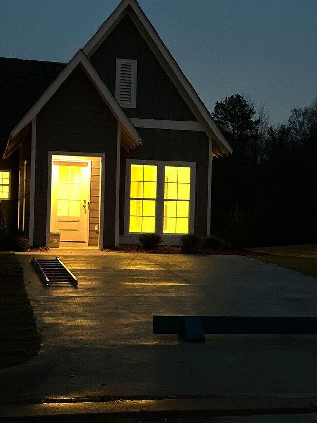 Building Photo - Charming 2BR House in Opelika