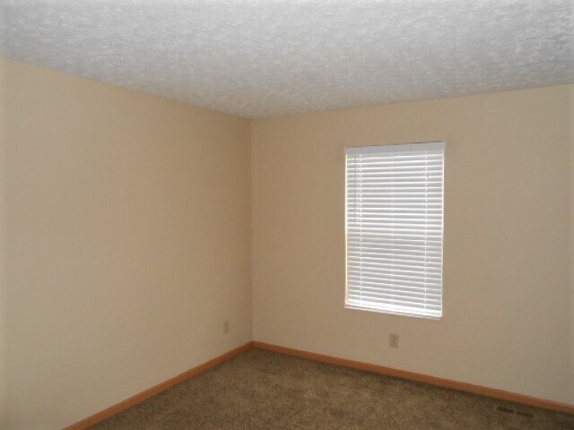 Building Photo - 1560 Mallard Cir E