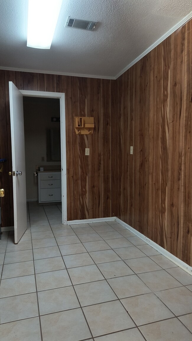 Building Photo - 5008 Bobo Rd