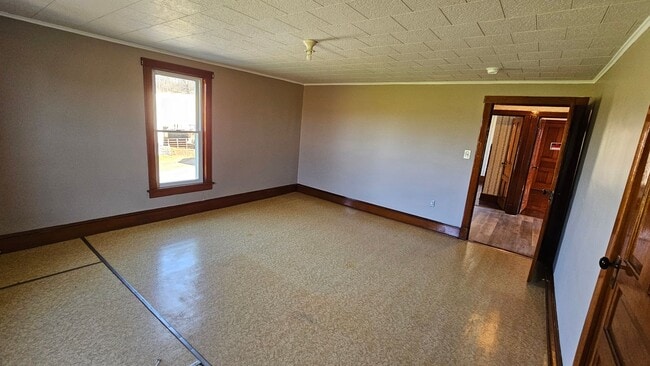 Building Photo - Country Living in This 4 Bedroom Farmhouse!