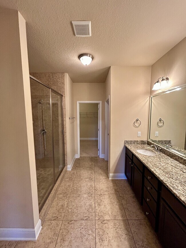 Building Photo - 80 S Knightsbridge Ct