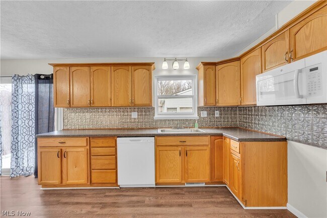 Building Photo - 5498 Broad Blvd