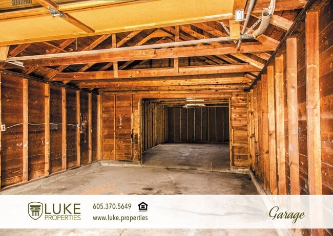 Building Photo - 410 N Lewis Ave