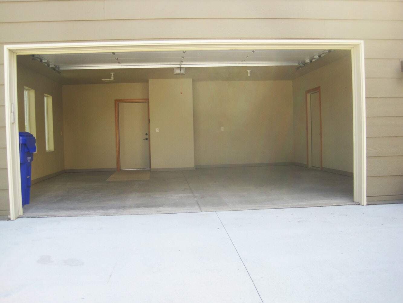 Building Photo - 1155 E Banta Ct