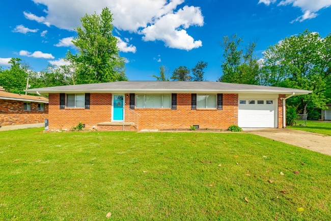 Building Photo - 1202 Collins Cir